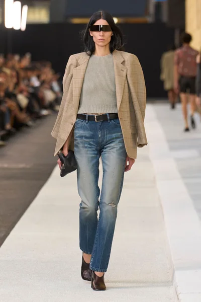 Look 9